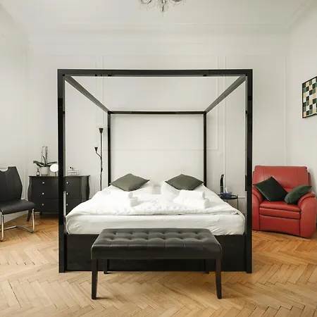 Parizska Apartment *